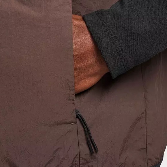 Nike - NWT - Small - Brown Men's Vest - Repels Water - Deflects UV Rays - Picture 4 of 14